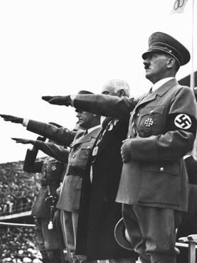 Hitler na tribuně