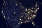 Země není nudná ani v noci. Tak vypadá osvětlení Spojených států.