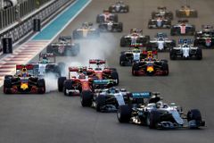 Formule 1 živě: Hamilton v Abú Zabí vyhrál, titul ale získal druhý Rosberg