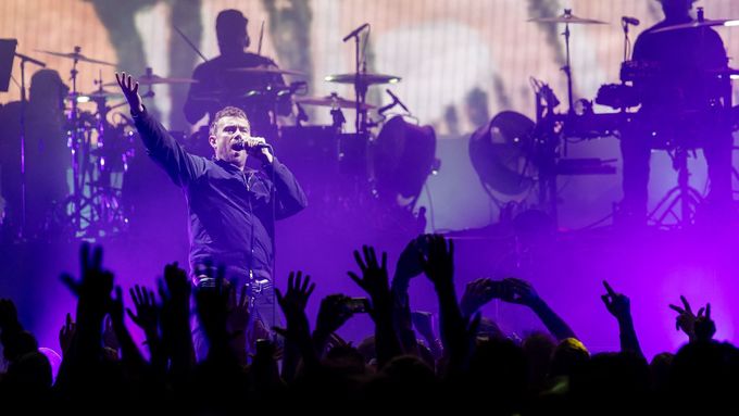 Hudba kapely Gorillaz je většinou řazena do indie rockové škatulky, avšak jejich žánrová rozmanitost je podstatně větší. Sahá od popu přes hip hop a elektronickou hudbu až po dub.