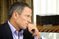 Armstrong: Za doping se stydím, ale nikoho jsem neuplácel