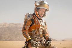 Recenze: Ridley Scott udělal z Marťana vesmírného MacGyvera a natočil konečně dobré sci-fi