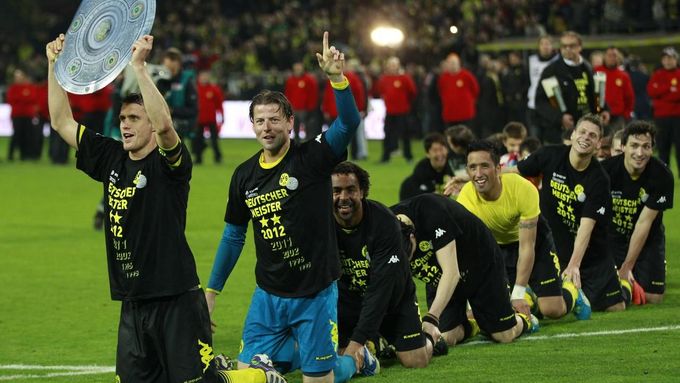 Mistrovské oslavy v podání fotbalistů Borussie Dortmund.