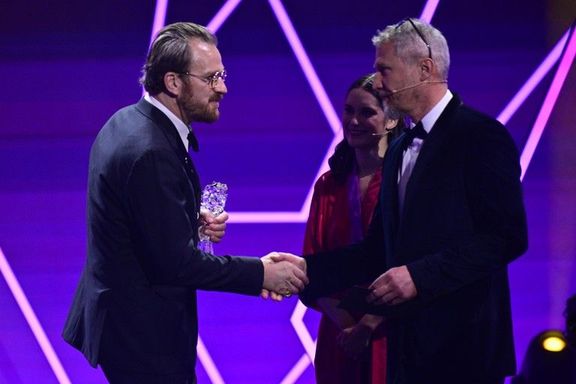 Stanislav Majer si přebírá cenu za nejlepší mužský herecký výkon ve vedlejší roli.