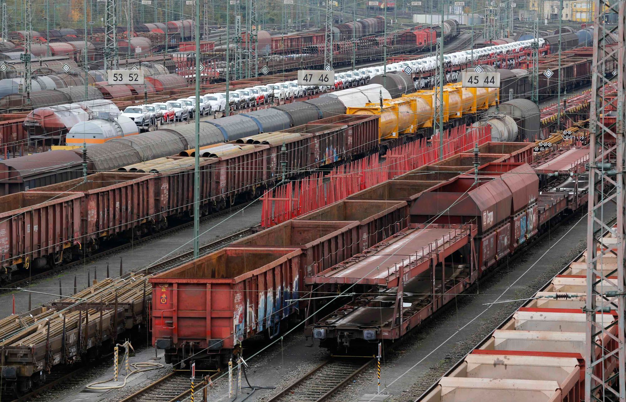 Cargo nákladní vlak železnice export