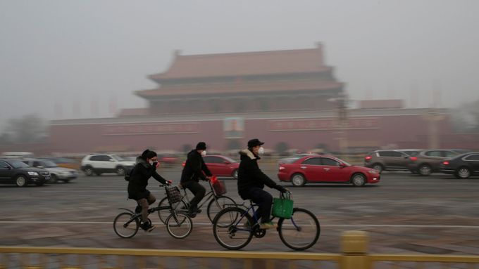 Smog v Pekingu v zimě roku 2016.