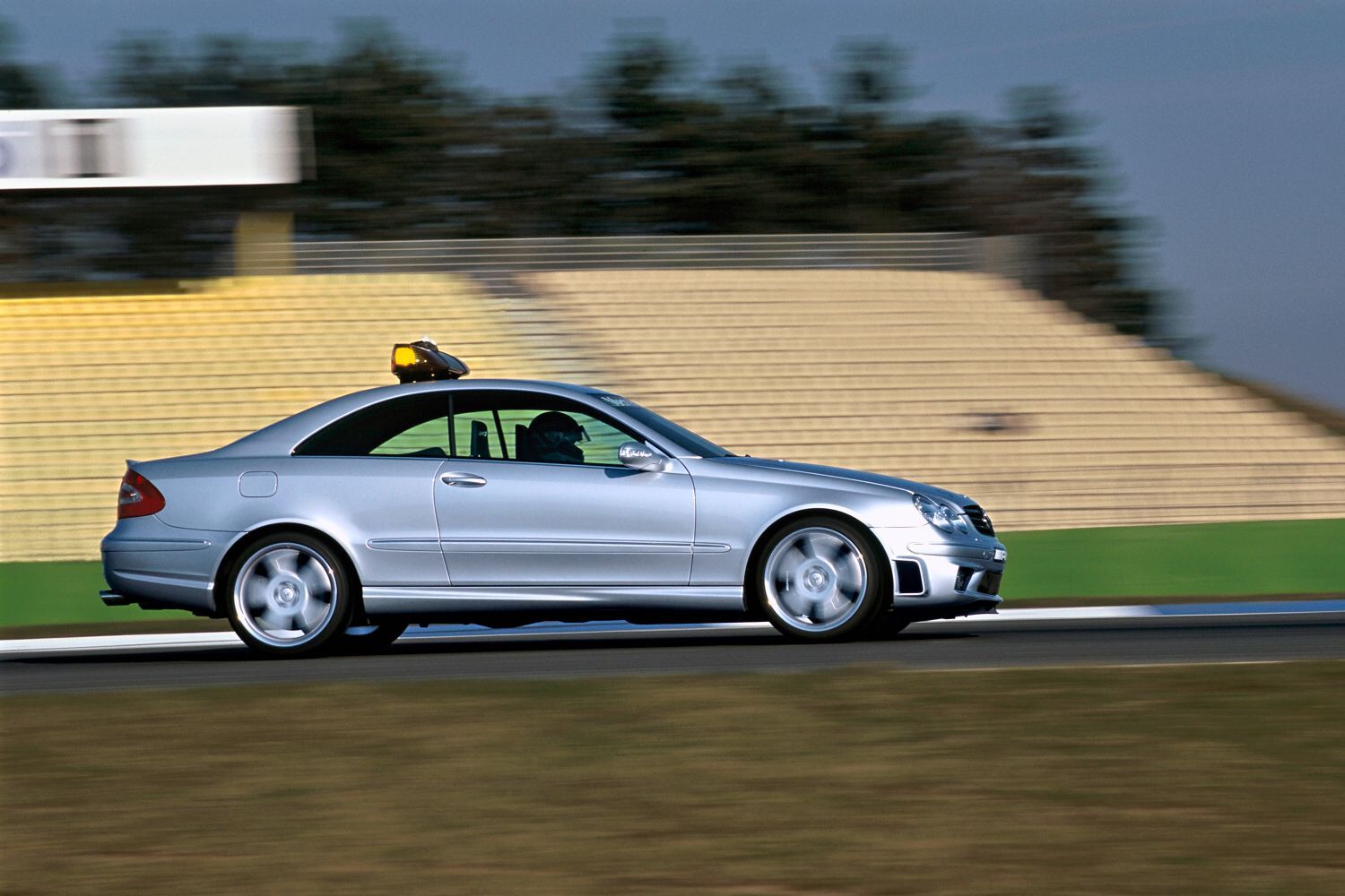 Safety car: 2003 F1 - Mercedes-Benz CLK 55 AMG