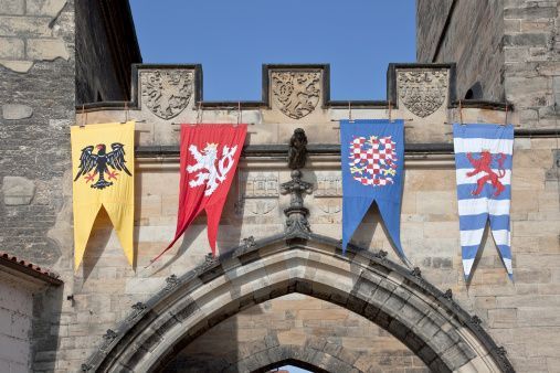 Erby - vlajky - znaky - hradby