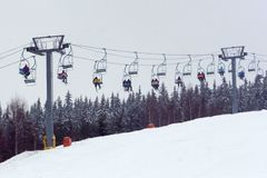 Česko pod sněhem, lyžaři mají přesto zatím smůlu