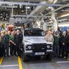 Land Rover Defender - 35 2 mio vyrobených kusů prosinec 2015 Defender_2M_Arthur_Goddard_01_LowRes (2)