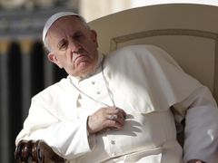 Papež František znovuobjevuje chudobu jako program katolické církve. Odpoutání od peněz a věcí. 