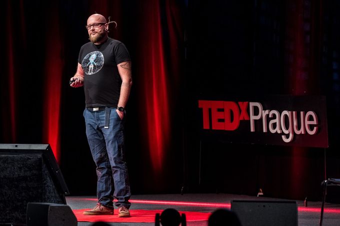 Psychiatr Filip Tylš na listopadové konferenci TEDxPrague.