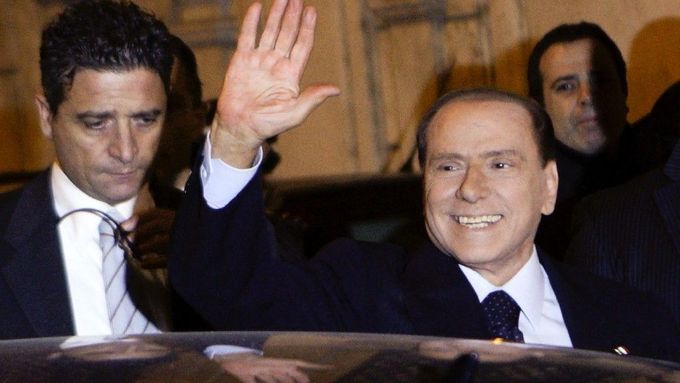 Berlusconi byl premiérem již čtyřikrát. Proč to nezkusit popáté?