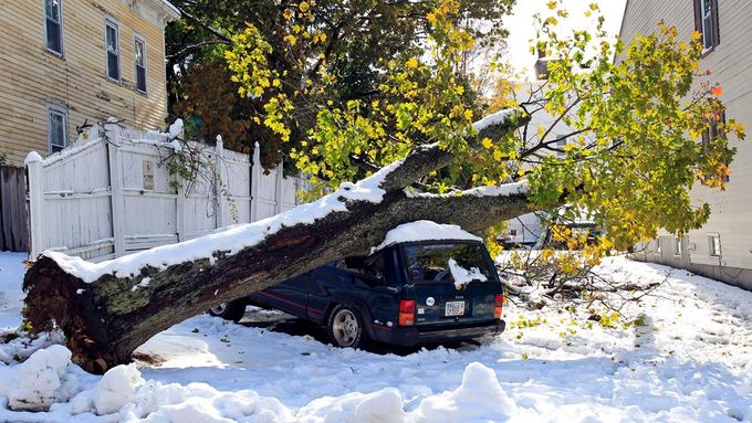 Nečekaná sněhová bouře zasáhla Worcester v Massachusetts
