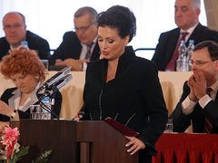 Jana Bobošíková ve svém projevu vyjádřila obavy, že se nacházíme na hranici mafiánského režimu.
