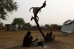 OSN: Jižní Súdán se ocitá na prahu genocidy, násilí páchají hlavně vojáci a milice