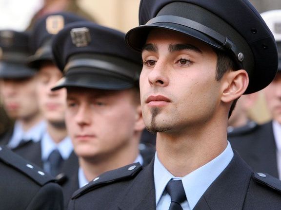 Škrty u policie