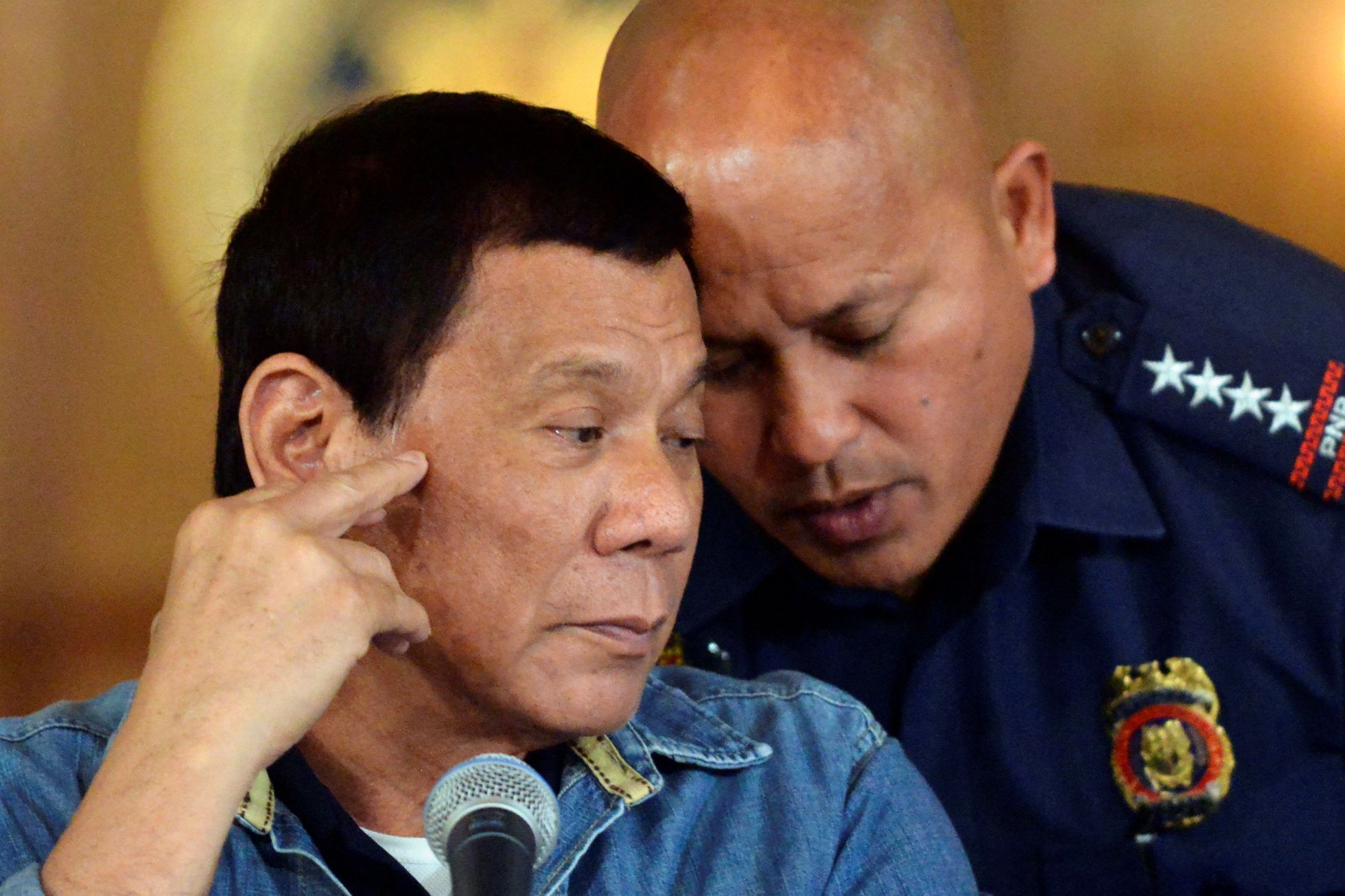 Filipínský prezident Rodrigo Duterte a policejní šéf Ronald Dela Rosa.