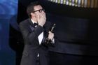 Oscara má i režisér snímku, za mořem takřka neznámý Michel Hazanavicius...
