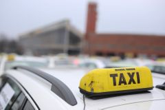 Řidiči alternativních taxislužeb zakládají asociaci, chtějí prosadit jednodušší testy
