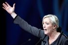 Francouzi se v obecních volbách klonili k pravici, i krajní
