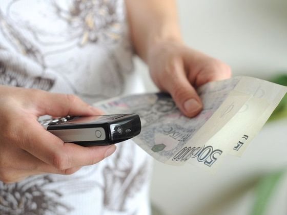 Čtěte také Peníze - telefonování