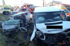 Hromadná autonehoda u Chomutova si vyžádala jednu oběť