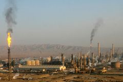 Islámský stát zaútočil na největší írackou ropnou rafinérii