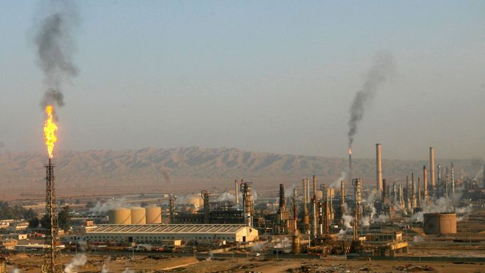 Největší irácká ropná rafinérie Bajdží.