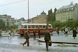 Rok 1959, Šafárikovo náměstí v Bratislavě a Škoda 706 RTO v barvách bratislavského dopravního podniku. Právě v roce 1959 se začaly legendární autobusy objevovat v ulicích slovenského hlavního města, celkem jich bylo do roku 1971 dodáno na 265 kusů.