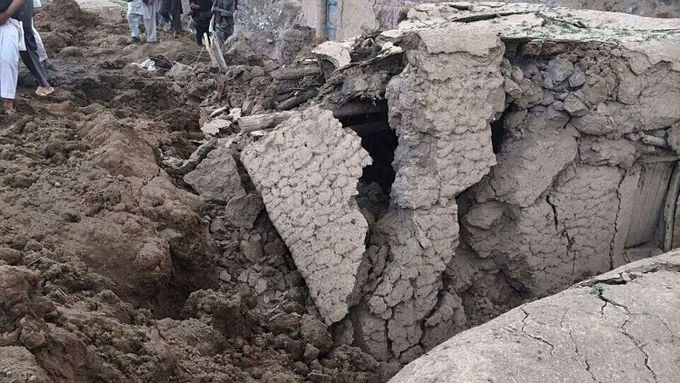 Tragický sesuv půdy v Afghánistánu si vyžádal až dva tisíce obětí