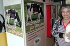 Mlékomaty vítězí nad nepřejníky, už prodávají i máslo