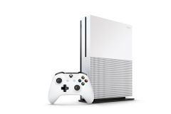 Microsoft začíná prodávat Xbox One X, české obchody hlásí velký zájem a nedostatek zboží