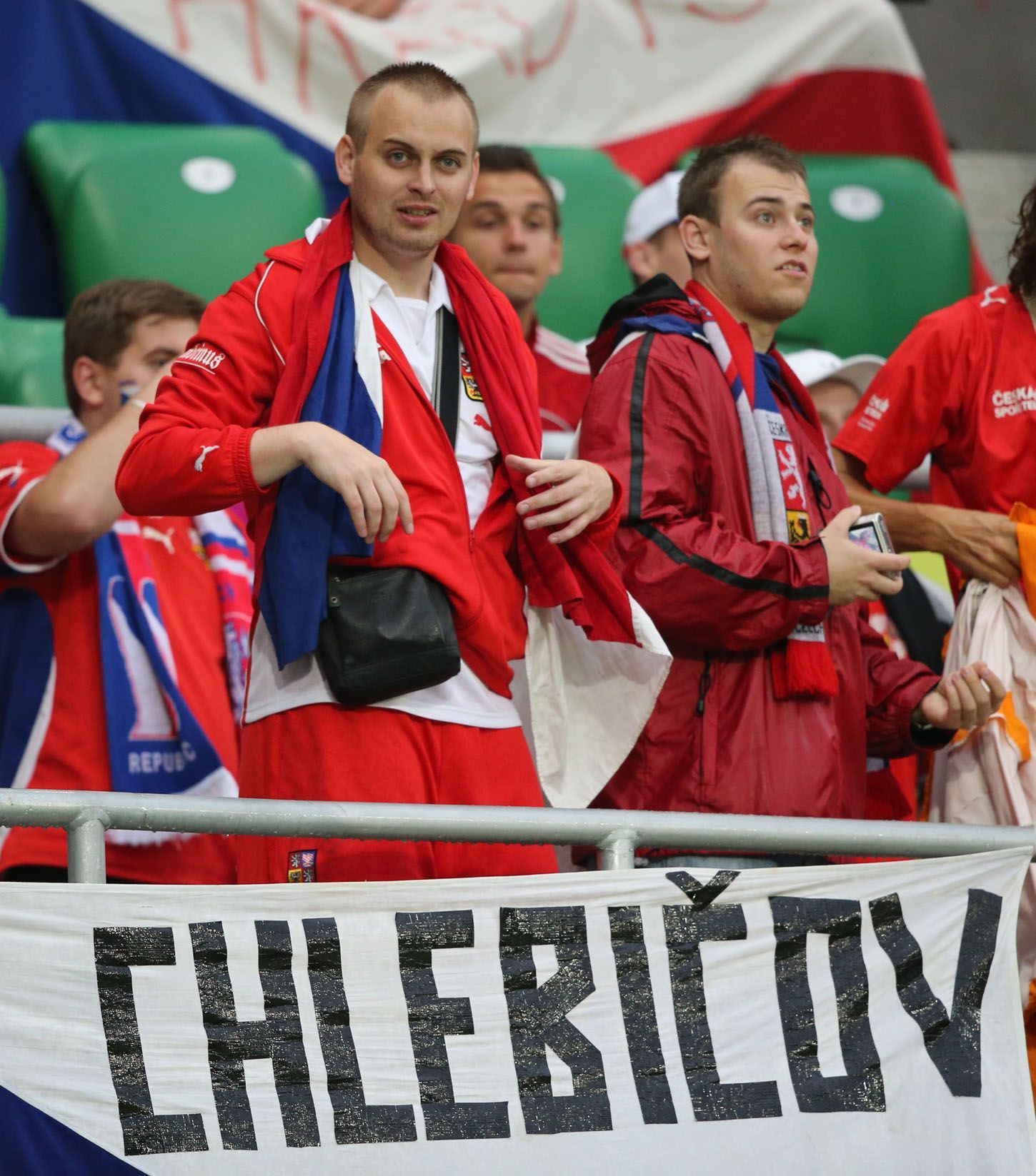 Fanoušci v utkání Ruska s Českou republikou v zíkladní skupině Eura 2012.