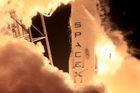 SpaceX má na oběžné dráze dva nové satelity. Kryt rakety měl spadnout do připravené sítě, ale minul