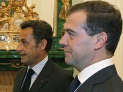 Prezidenti Ruska a Francie Dmitrij Medveděv a Nicolas Sarkozy během schůzky v Kremlu