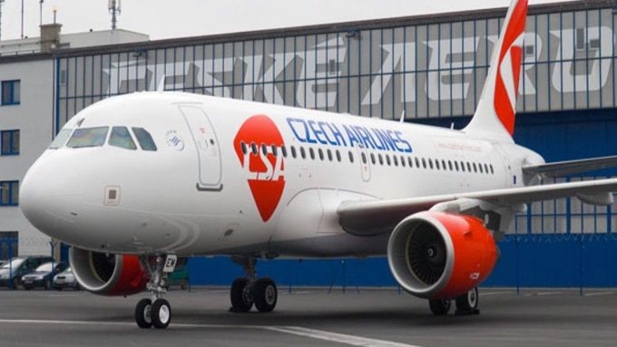 České aerolinie v průběhu roku 2008 obdržely postupně čtyři nové letouny Airbus A319 (na snímku). Zahájily lety do šesti nových destinací: Štrasburku, Tbilisi, Damašku, Rostova na Donu, Almaty a do Heraklionu.