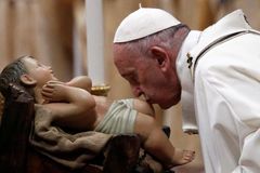 Nedopusťte, aby vás poklesky církve vzdálily Bohu, řekl papež František věřícím
