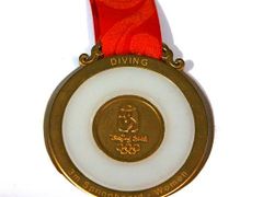 Tuto zlatou medaili dostane nejlepší skokanka do vody