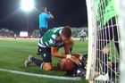fotbal, portugalská liga 2018/2019, Portimonense - Sporting Lisabon, Sebastian Coates zachránil Romaina Salina