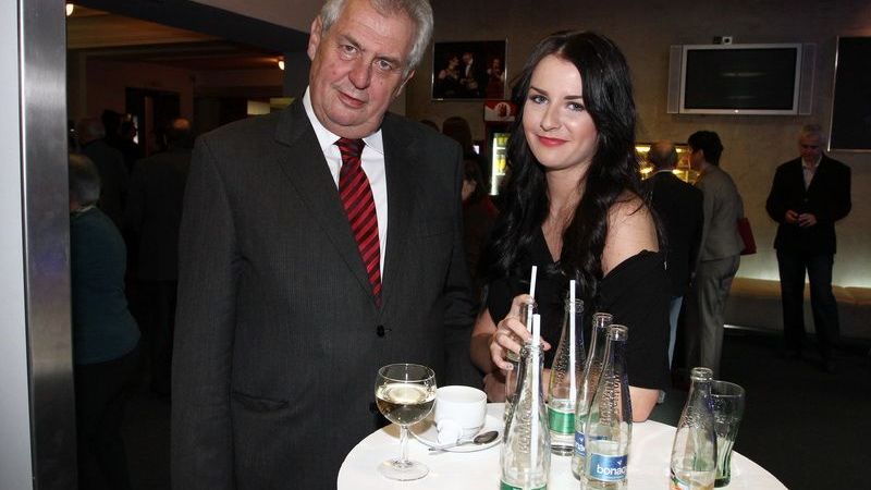 Jiřina Bohdalová slavila 80 - Miloš Zeman s dcerou