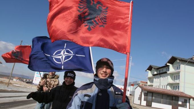 Kosovo v den vyhlášení nezávislosti.