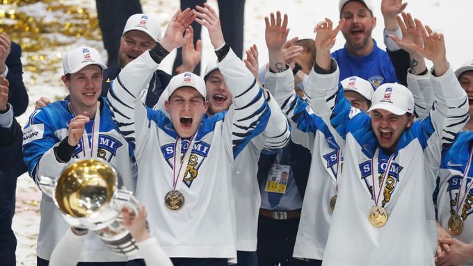 Vloni slavili titul hokejových mistrů světa Finové, o osudu letošního MS ještě není rozhodnuto.