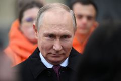 Tohle že je Putin? Televize raději tají, odkud má dosud neznámé záběry šéfa Kremlu