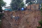 Při sesuvu odpadků na skládce v Etiopii zahynulo nejméně 65 lidí, desítky dalších se pohřešují