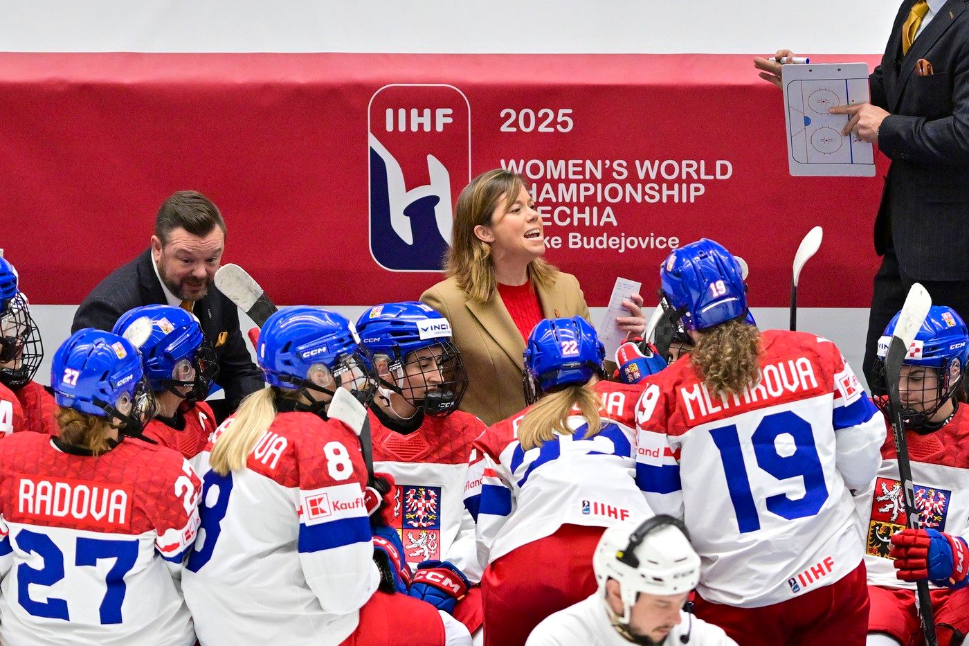 Mám rakovinu, přiznala trenérka českých hokejistek. Přesto pojede na olympiádu