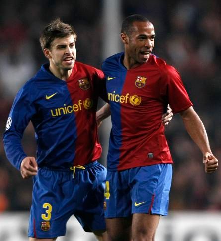 Barcelona měla důvod k oslavám a zvláště Thierry Henry | Foto: Reuters