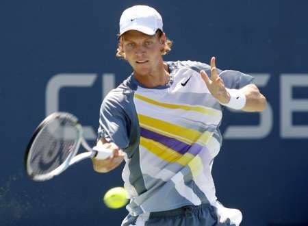 Tomáš Berdych během zápasu 1. kola US Open proti Francouzi Gicquelovi | Foto: Reuters