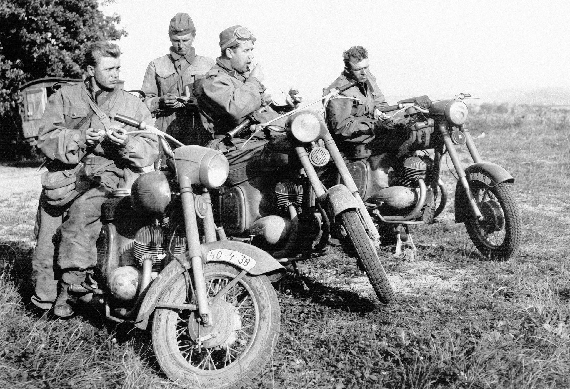 Мотоцикл Ява военный