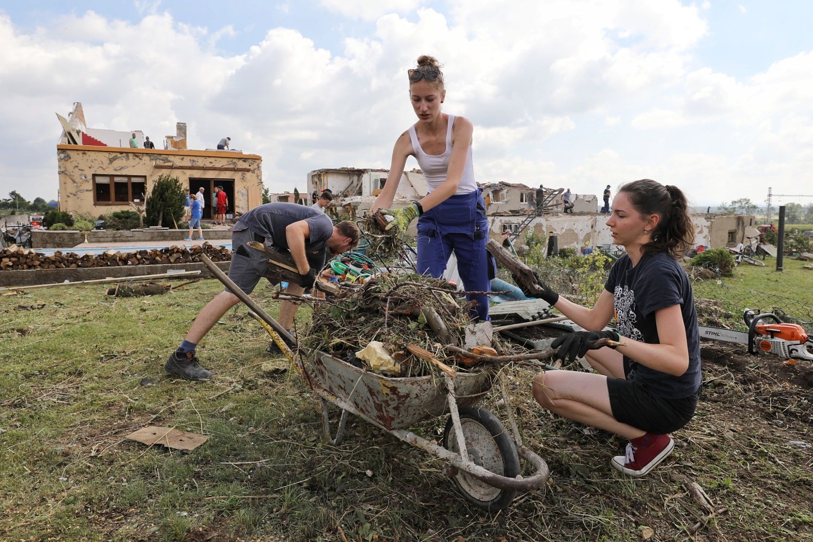 Česko zvládlo katastrofu spojenými silami. Nadávat politikům je výrazem malosti - Vimarsana News